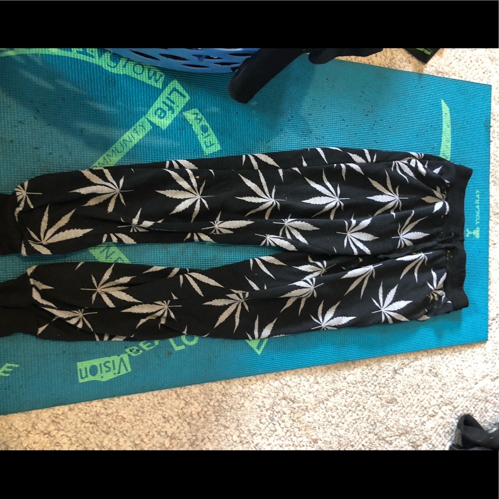 Sweat pants cannabis weed leaf pants
